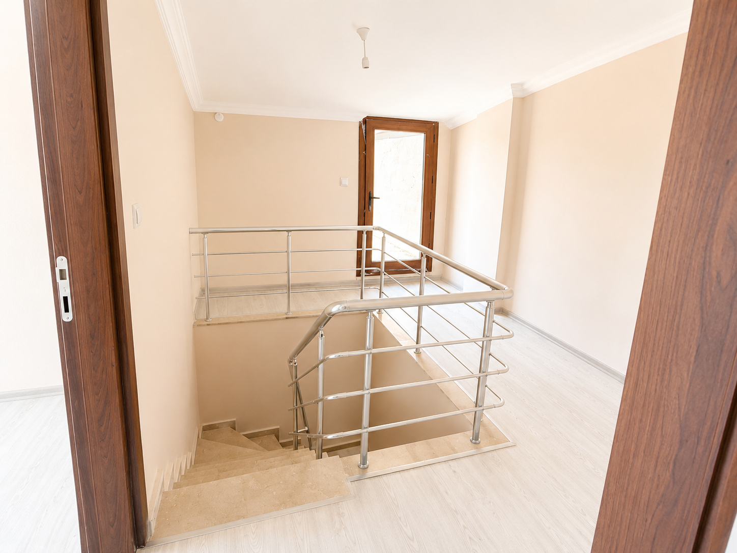 YSS DUBLEKS FERAH TERASLI 5+1 DAİRE